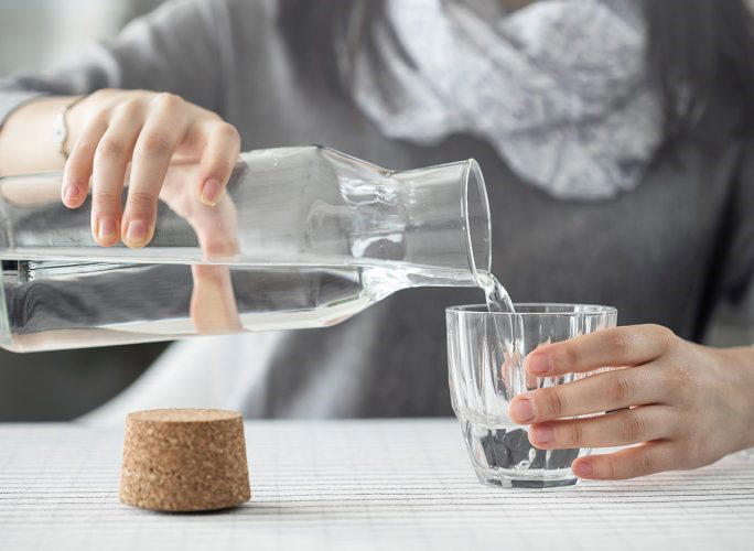 7 lợi ích uống nước ấm mà ít người ngờ tới