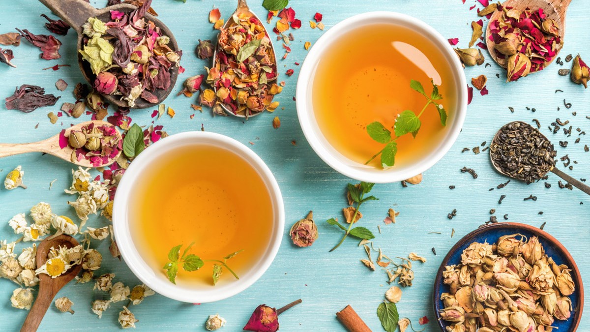 Khi căng thẳng, mệt mỏi bạn hãy uống 5 loại trà thảo mộc này
