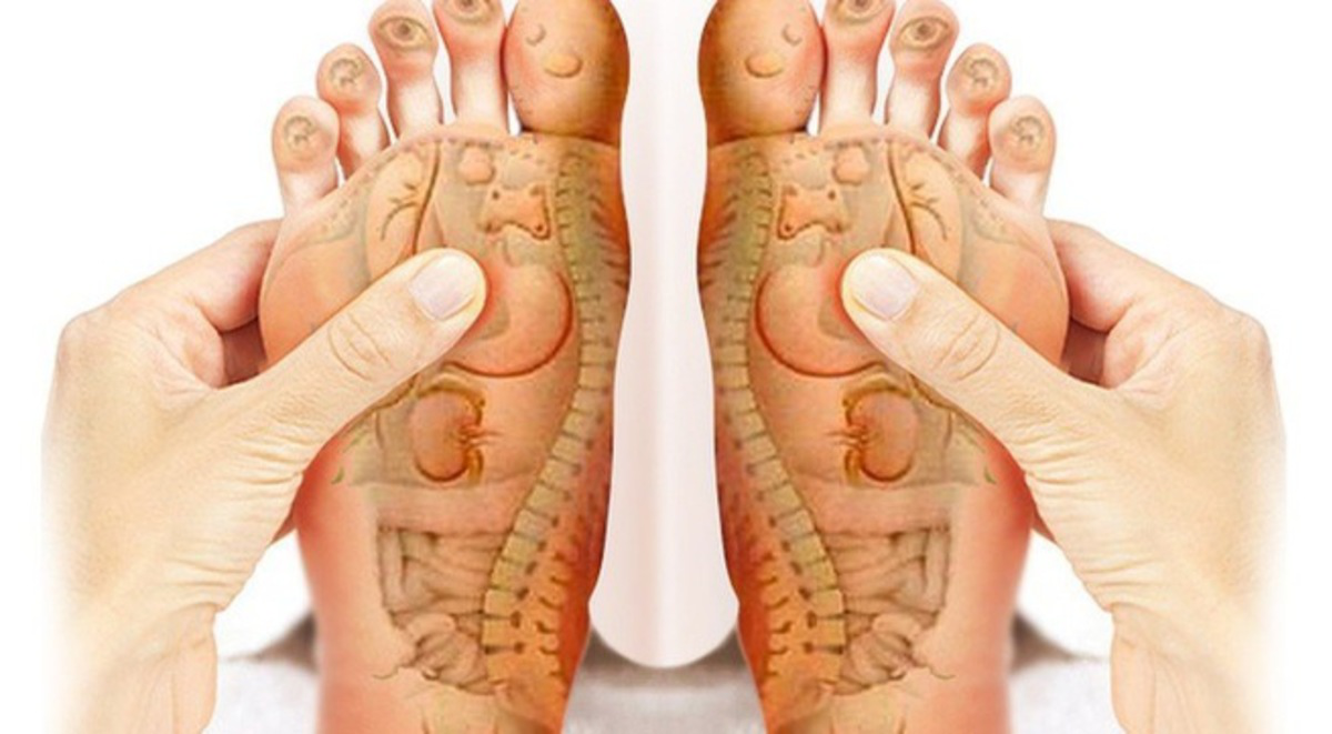 Tác dụng bất ngờ sau 10 phút xoa bóp chân trước khi ngủ